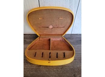 Ivory Jewelry Box - 4.5' X 7'