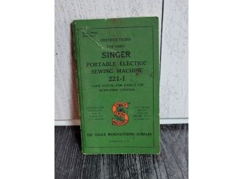Singer Featherweight 221-1 Instruction Booklet