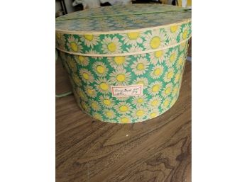Duchovny Hats - Daisy Hat Box - Has Some Damage