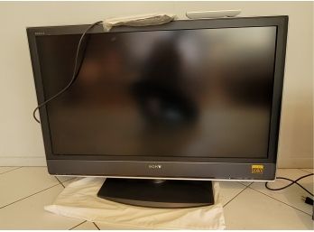 Sony KDL-46V25 LCD Digital Color TV - Swivels- Plugged In And Turns On