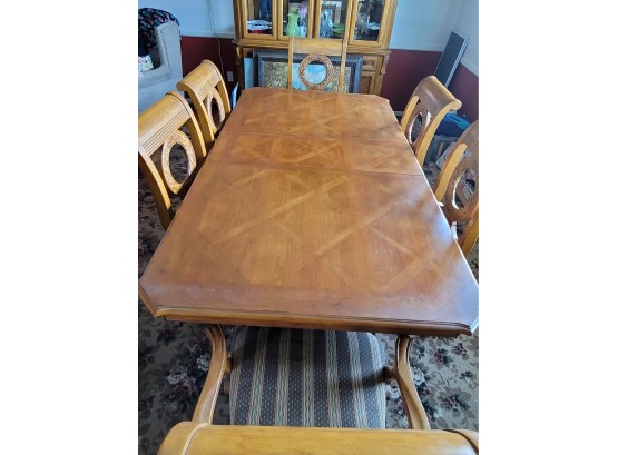 Dining Table With 1 Leaf And 6 Chairs