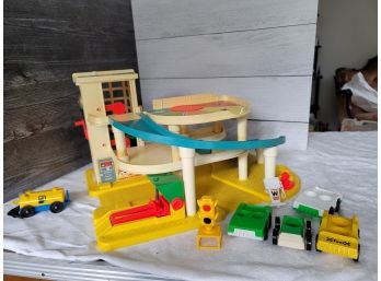 1970s Fisher Price Garage With Ramp