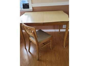 1940s Kitchen Table With Two Chairs - 48x32