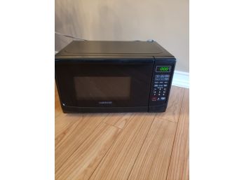 Small Farberware Microwave  In Excellent Condition 17x13x10 - JM