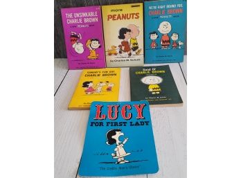 6 Pc Lot Of 1967 Charlie Brown And Peanuts Comics  1 Large Postcard