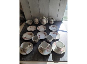 Vintage Childs Tea Set