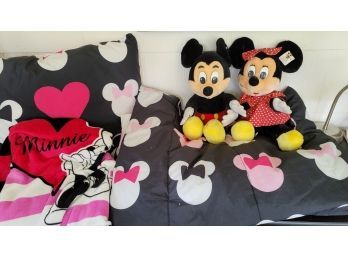 Minnie Mouse Twin Comforter, Throw,  Pillow And Plushies