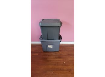 1 -20 Gallon And 1 - 22 Gallon Bins With Lids
