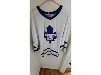 Toronto Maple Leafs Hockey Jersey Size Large