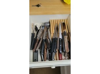 Contents Of Knife Drawer