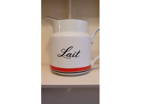 Lait - Milk Pitcher - 6' Tall X 7.5' Wide