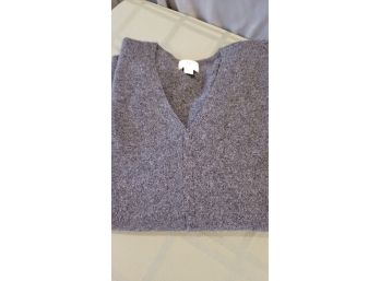 100 Percent Cashmere Gray V Neck Sweater Size Medium