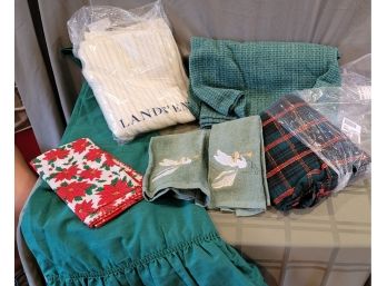 Christmas Linens- Cloths- Napkins- Towels