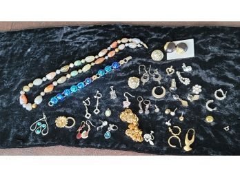 Broken And Random Jewelry Parts