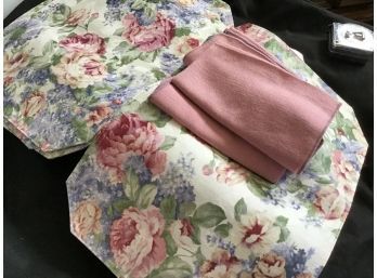 4 Floral Fabric Placemats 18x13 Reversible 4 Coordinating Napkins 16x17