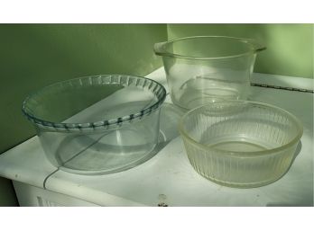 3 Glass Mixing Bowls