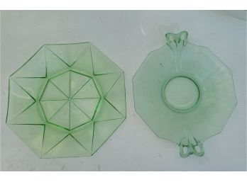 2 Green Depression Plates - 8' & 8.5'