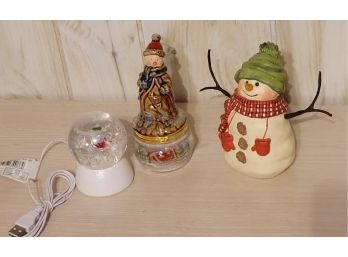 Christmas Lot #6 - USB Snow Globe