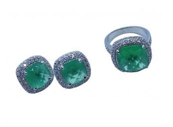 Stunning Ring And Matching Earrings Set With Beautiful Green Rhinestones And Silver Tone Details