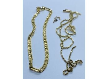 14K Gold Chain Bracelet And Broken Chain Necklace. Total Weight 9.09 Grams