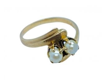 10K Gold Ring With Two Faux Pearls. Size 5.5, Total Weight 2.42 Grams