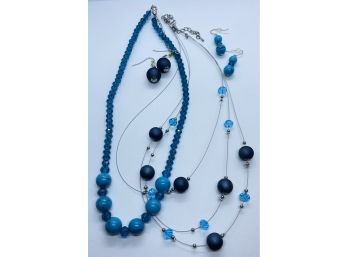 Funky Turquoise Color Beaded Necklaces And Matching Earrings