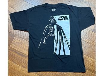 Black Star Wars T-shirt Darth Vader On Front Size XL