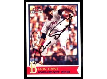 2001 Fleer Baseball Luis Tiant On Card Autograph #55 Boston Red Sox