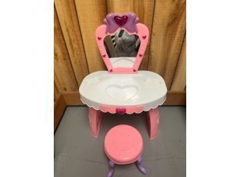 Kids Vanity With Chair - Vanity Lights Up With Battery