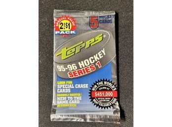 1995-96 Topps Hockey Series 1 Factory Sealed Pack