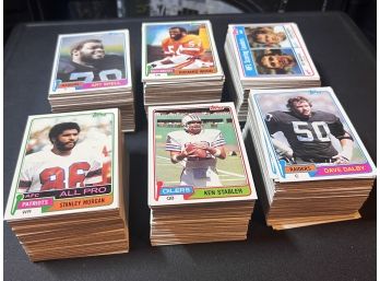 600 Count 1981 Topps Football Cards NM Condition