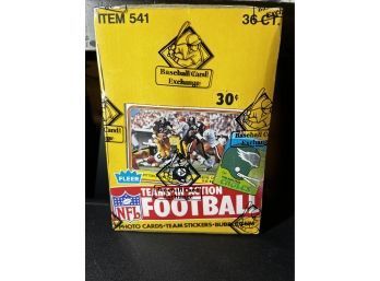 1981 FLEER FOOTBALL WAX BOX BBCE AUTHENTICATED 36 PACKS ~  Factory Sealed ~ Unopened