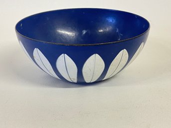 Nice 5.5 Inch Mid Century Lotus Bowl Has Seen Some Use But Ready For More!