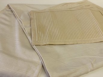 Long Ribbed Vintage Table Cloth 115x60 Inches With 4 Vintage Placemats