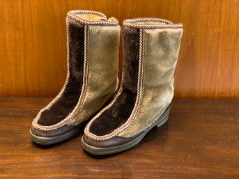 Throwback Vintage Snowland Boots In Good Vintage Condition 7