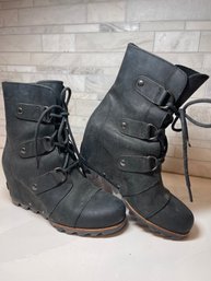 Sorel Joan Of Arctic II Wedge Boots.  Size 7