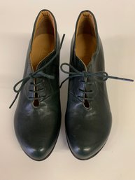 FIDGI Leather Shoes Size 9 Like New