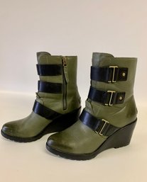 Sorel After Hour Booties / Leather/ Wedge Army Green & Black Size 8.5