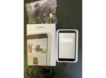 Nook HD W/wifi  Tablet (plus Small Bag Of Device Chargers)
