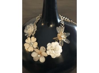 Amazing Vintage Necklace.  Cream And White Flowers!