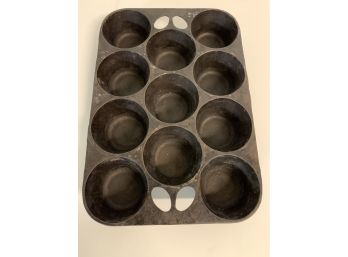 GRISWOLD NO.10 Cast Iron Vintage Popover Pan 949c Muffin 11 Count