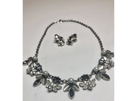 Sweet Rhinestone Flower Necklace With Vintage Clip On Lisson Earrings