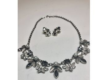 Sweet Rhinestone Flower Necklace With Vintage Clip On Lisson Earrings