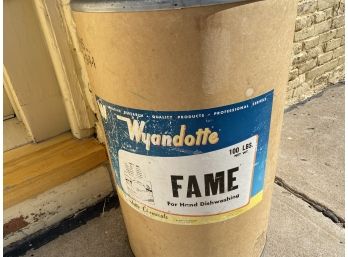 Vintage Wyandot FAME Barrel