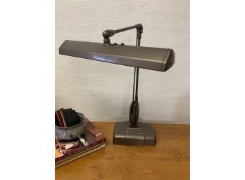 Underwriters Laboratories, Inc. Dazor  Mfg. Co. Swivel Arm Vintage Desk Lamp