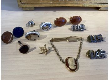 Mens Vintage Lot Including Tie Bar Cameo And Cuff Links