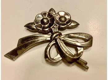 Silver Flower & Ribbon Brooch