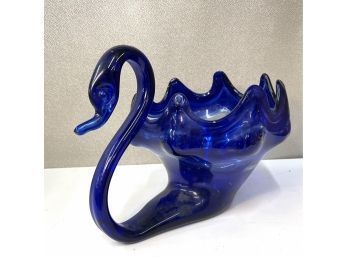 Lovely Vintage Art Glass Blue Swan