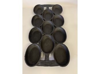 Vintage Cast Iron Gem, Muffin, Biscuit, Scone Pan With 11 Ovals