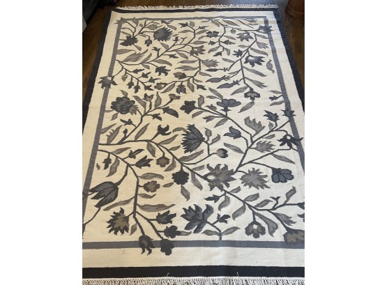 Gorgeous Dhurrie  Rug  Approx  65 X 96